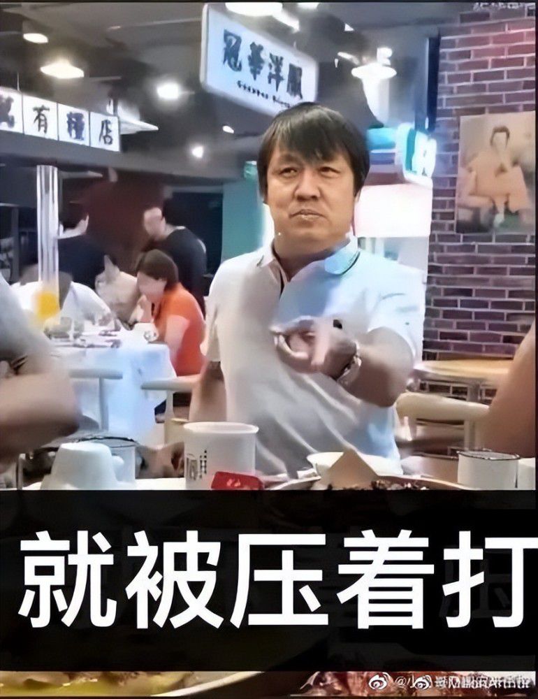 应邀担任影片顾问的高级古生物学家们对此表示赞同，来自科罗拉多州的古生物学家罗伯特·贝克说:在大多数情况下，斯皮尔伯格总是作出假造的恐龙比真的恐龙更令人激动的美学选择。